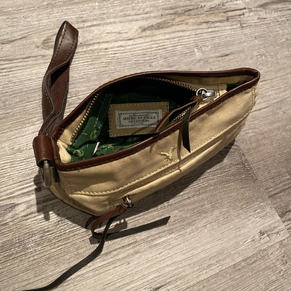 American Eagle Wristlet Purse - Picture 3 of 3